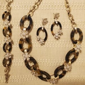 Anne Taylor fashion jewelry set
